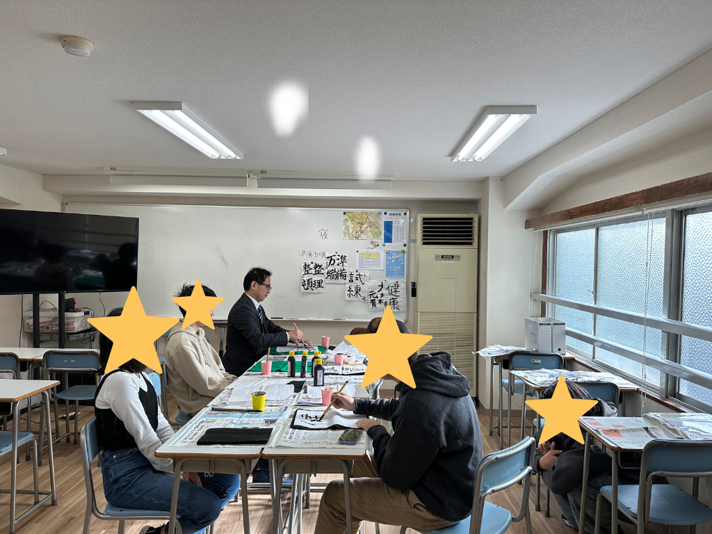 仙台にあるフリースクール、クラーク国際中等部仙台キャンパスの書道の授業です。