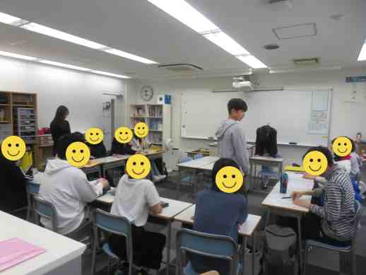 兵庫県にあるフリースクール、クラーク国際中等部芦屋キャンパスの始業式の様子