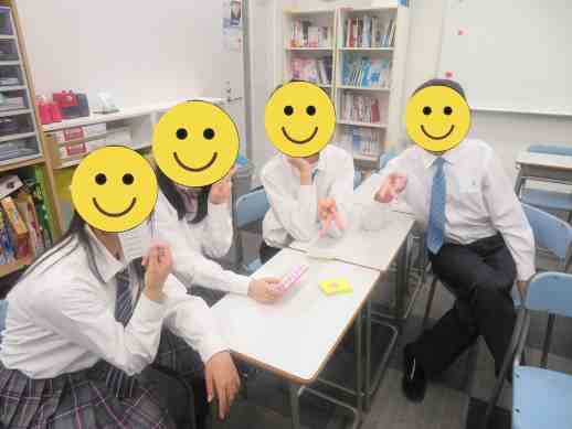 兵庫県にあるフリースクール、クラーク国際中等部芦屋キャンパスの入学式の様子