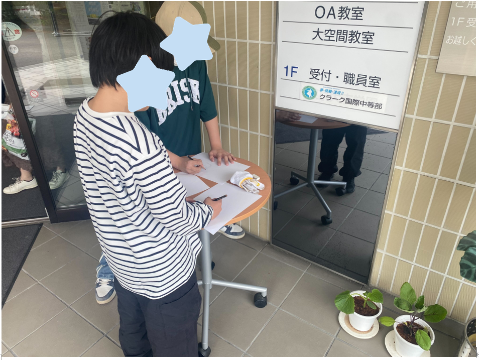 【授業体験】日本と食の授業の最後にそれぞれの苗を観察しスケッチ