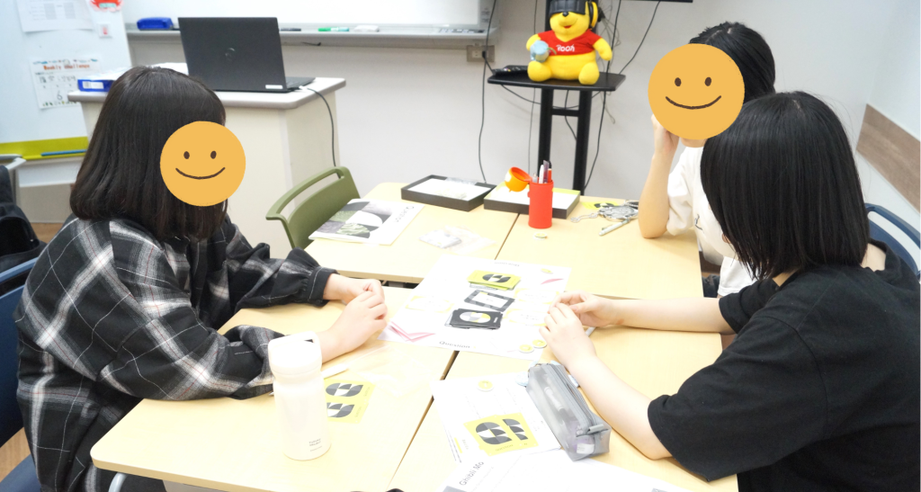 名古屋にあるフリースクール、クラーク国際中等部名古屋キャンパスのプロジェクト学習の様子