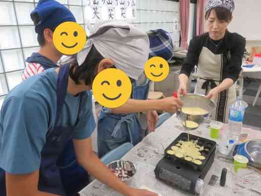兵庫県にあるフリースクール、クラーク国際中等部芦屋キャンパスの特別活動の様子