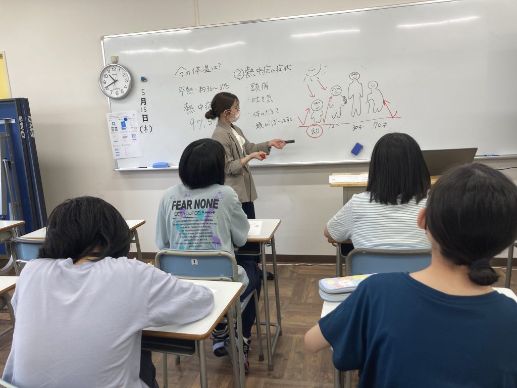 東京にあるフリースクール、クラーク国際中等部東京キャンパスの授業の様子