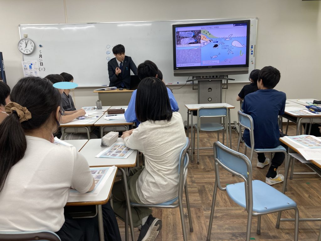東京にあるフリースクール、クラーク国際中等部東京キャンパスの授業の様子