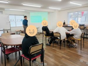 大阪にあるフリースクール、クラーク国際中等部大阪天王寺キャンパス、ソーシャルスキルトレーニングの授業