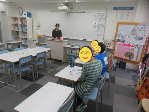 兵庫県にあるフリースクール、クラーク国際中等部芦屋キャンパスの数学の授業の様子