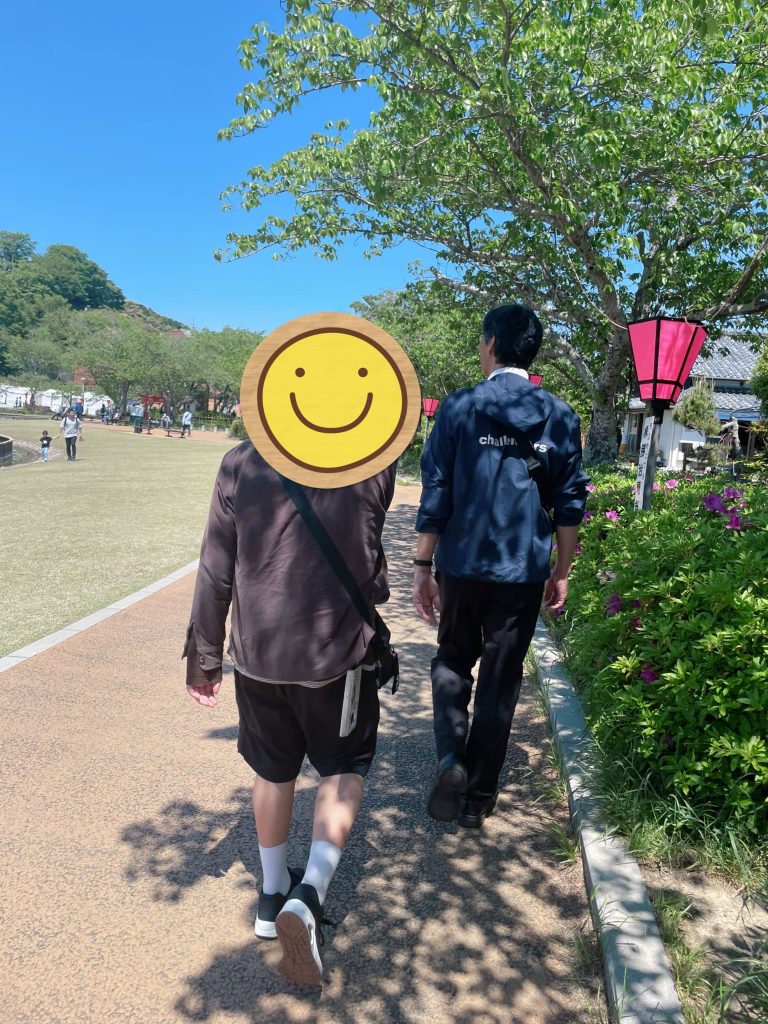 静岡にあるフリースクール、クラーク国際中等部静岡キャンパスの蓮華寺池公園散策