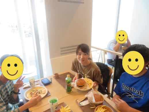 兵庫県にあるフリースクール、クラーク国際中等部芦屋キャンパスの課外活動の様子
