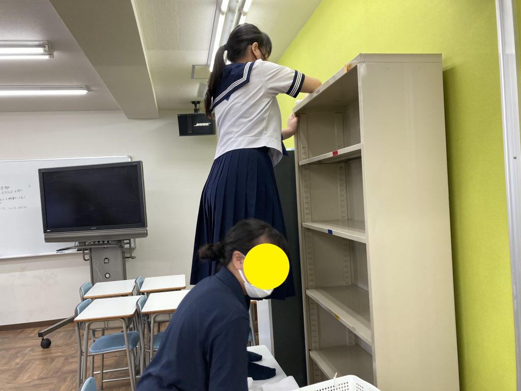 東京にあるフリースクール、クラーク国際中等部東京キャンパスの授業の様子