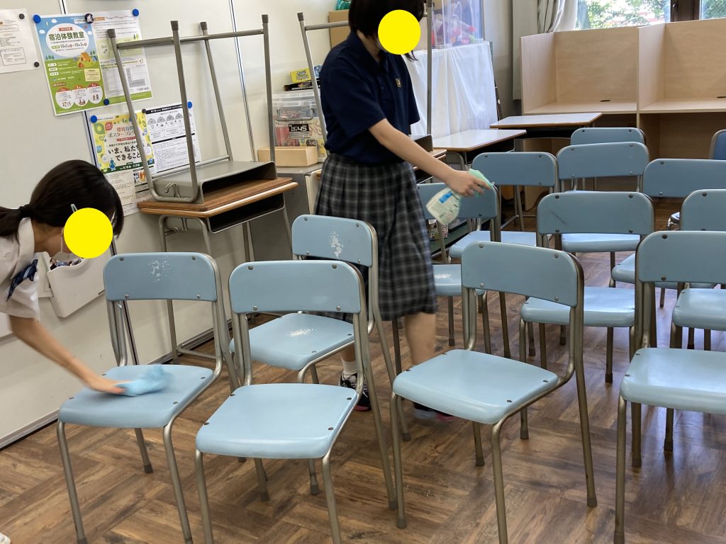 東京にあるフリースクール、クラーク国際中等部東京キャンパスの授業の様子