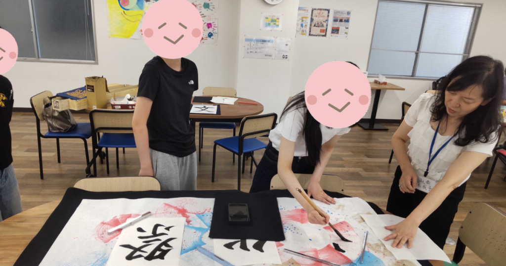 大阪にあるフリースクール、クラーク国際中等部大阪天王寺キャンパス、文化祭、文化祭準備の様子
