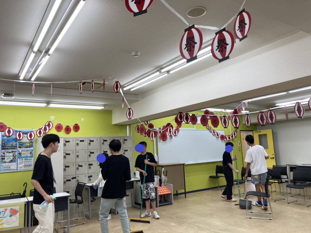 東京にあるフリースクール、クラーク国際中等部東京キャンパスの親子で夏フェスの様子