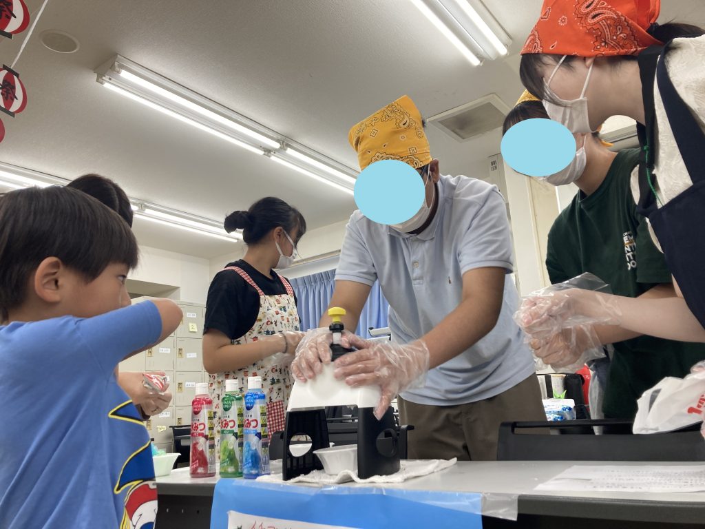 東京にあるフリースクール、クラーク国際中等部東京キャンパスの親子で夏フェスの様子