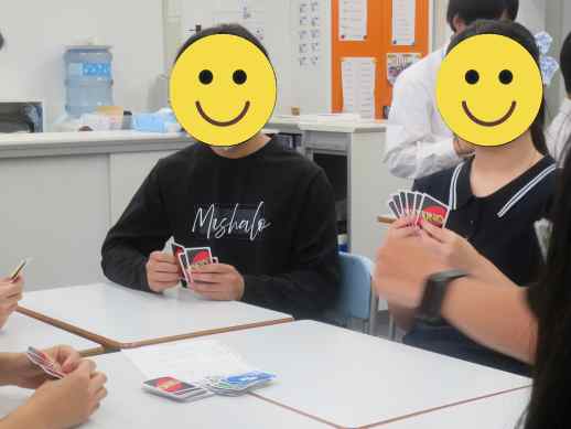 兵庫県にあるフリースクール、クラーク国際中等部芦屋キャンパスのピア実習の様子
