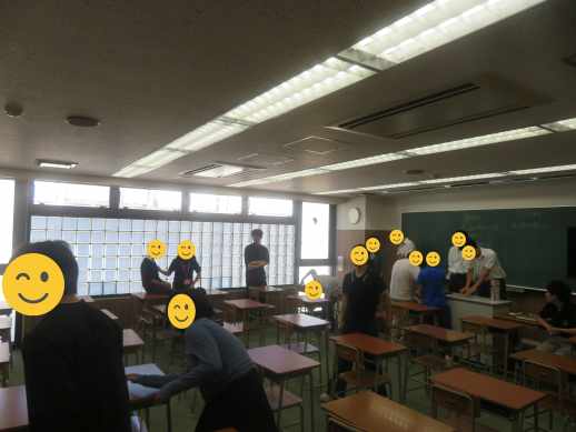 兵庫県にあるフリースクール、クラーク国際中等部芦屋キャンパスのピア実習の様子