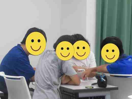 兵庫県にあるフリースクール、クラーク国際中等部芦屋キャンパスのスキルラーニングの授業の様子