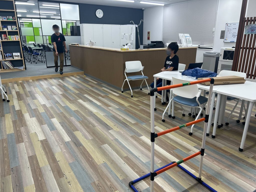 埼玉県所沢市にあるフリースクール、クラーク国際中等部所沢キャンパスのフリータイムで行ったラダーゲッターの様子