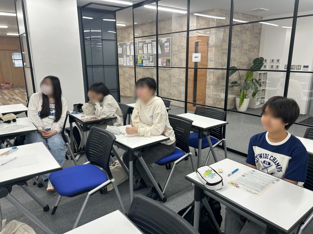 埼玉県所沢市にあるフリースクール、クラーク国際中等部所沢キャンパスで行った留学授業の様子