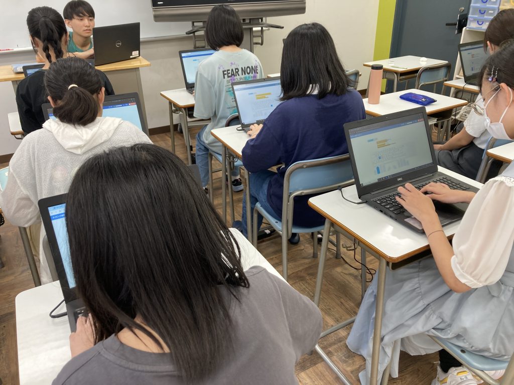 東京にあるフリースクール、クラーク国際中等部東京キャンパスの授業の様子