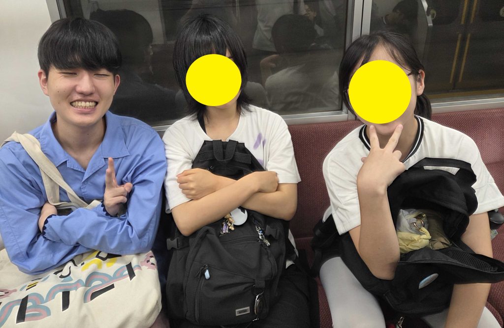 東京にあるフリースクール、クラーク国際中等部東京キャンパスの課外活動スポッチャでの様子