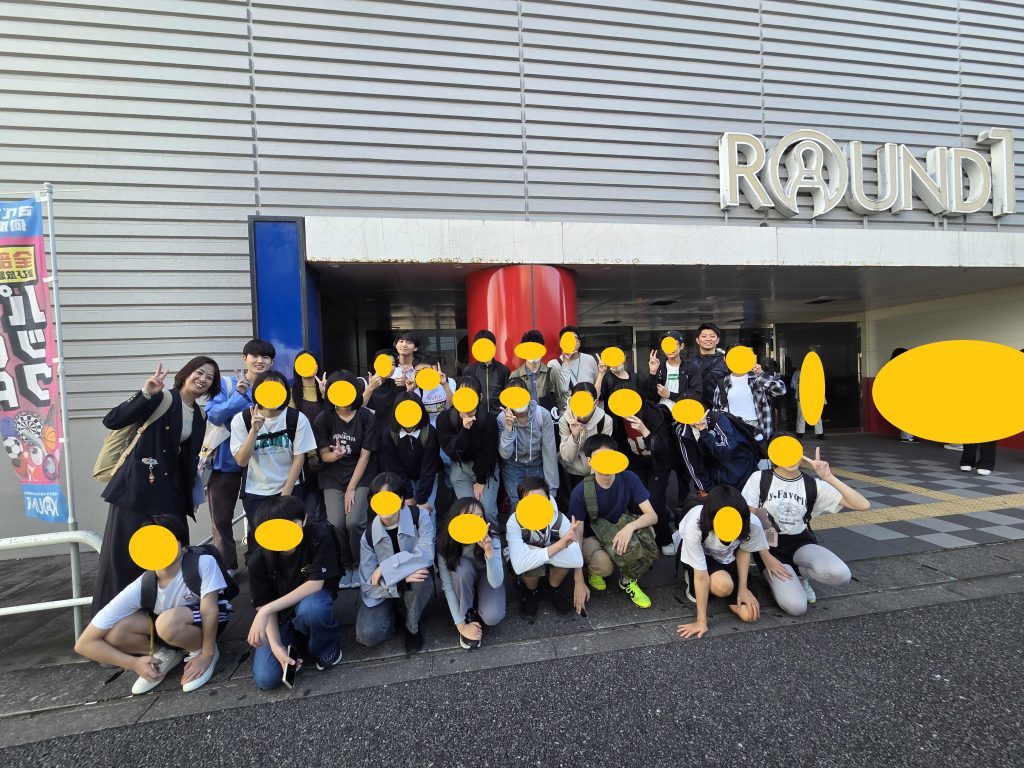 東京にあるフリースクール、クラーク国際中等部東京キャンパスの課外活動スポッチャでの様子