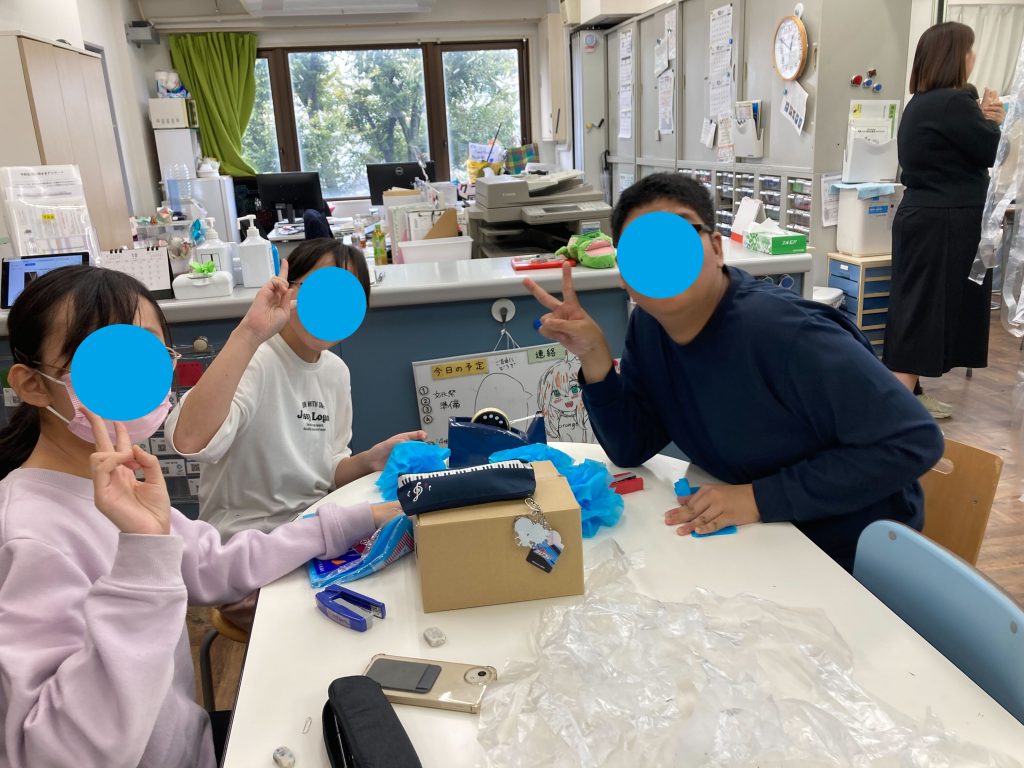 東京にあるフリースクール、クラーク国際中等部東京キャンパスの文化祭の様子