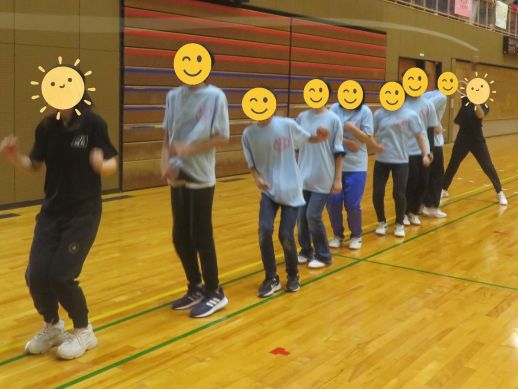 兵庫県にあるフリースクール、クラーク国際中等部芦屋キャンパスの体育祭の様子