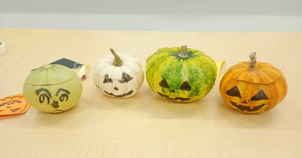 大阪にあるフリースクール、クラーク国際中等部大阪天王寺キャンパス、ハロウィンパーティー、仮装、ジャックオーランタン、じゃこらんたん、ドラキュラ、ミイラ、ゾンビ、ハリーポッター