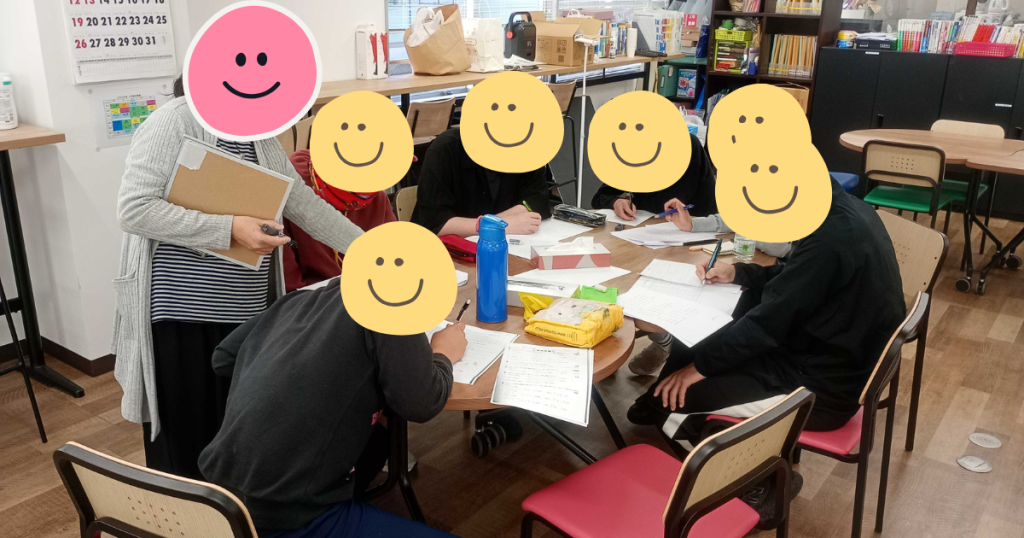 大阪にあるフリースクール、クラーク国際中等部大阪天王寺キャンパス、英語の授業、前置詞、