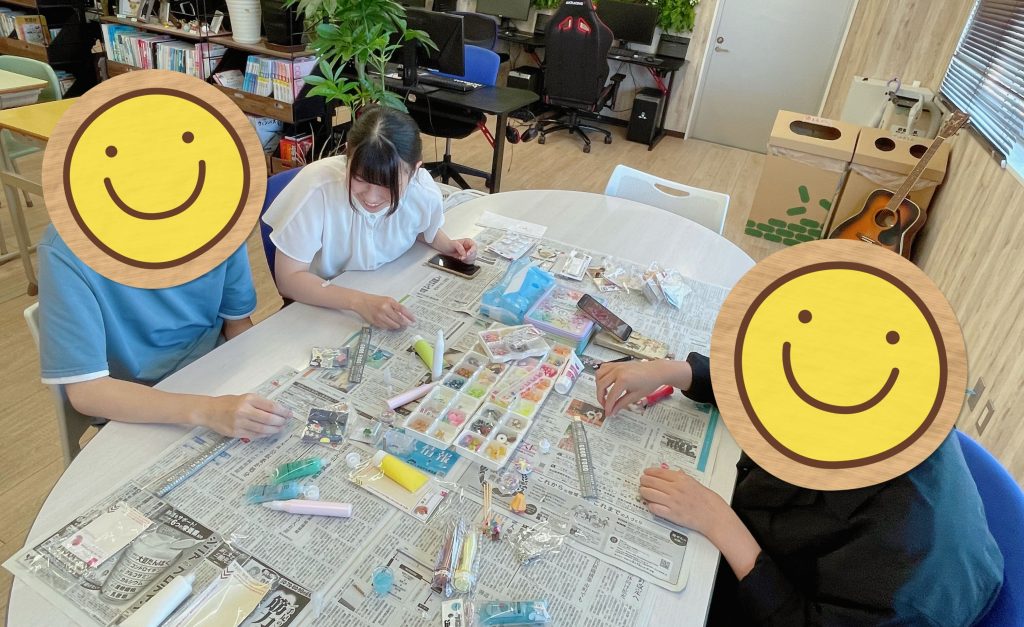 静岡にあるフリースクール、クラーク国際中等部静岡キャンパスのものづくりの様子