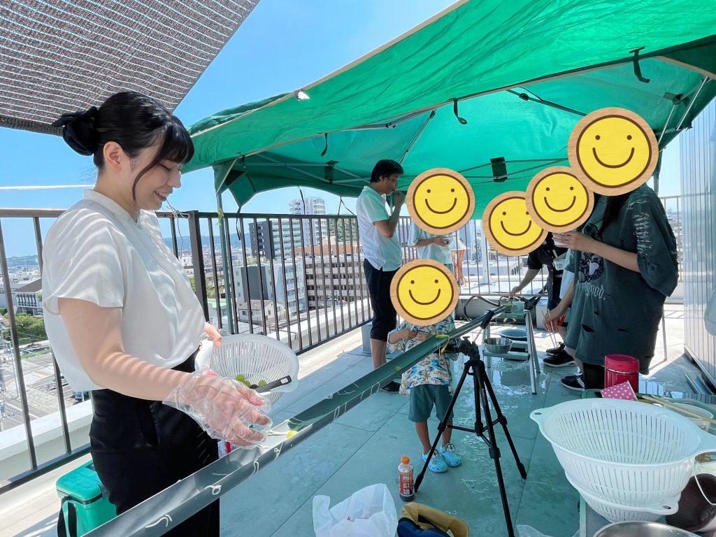 静岡にあるフリースクール、クラーク国際中等部静岡キャンパスの夏休みの様子、流しそうめん大会