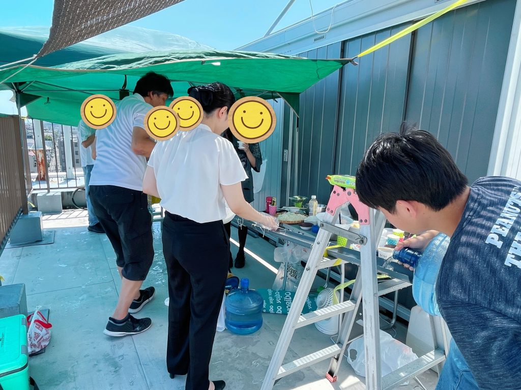 静岡にあるフリースクール、クラーク国際中等部静岡キャンパスの夏休みの様子、流しそうめん大会