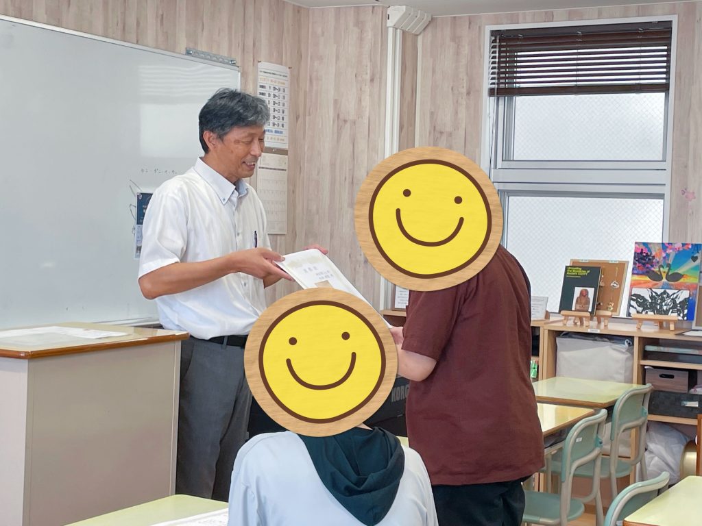 静岡にあるフリースクール、クラーク国際中等部静岡キャンパスの1学期終業式の様子
