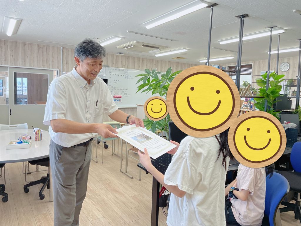 静岡にあるフリースクール、クラーク国際中等部静岡キャンパスの1学期終業式の様子