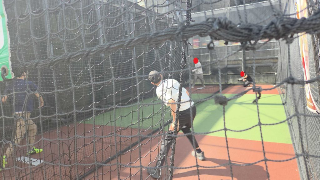 東京にあるフリースクール、クラーク国際中等部東京キャンパスの課外活動スポッチャでの様子