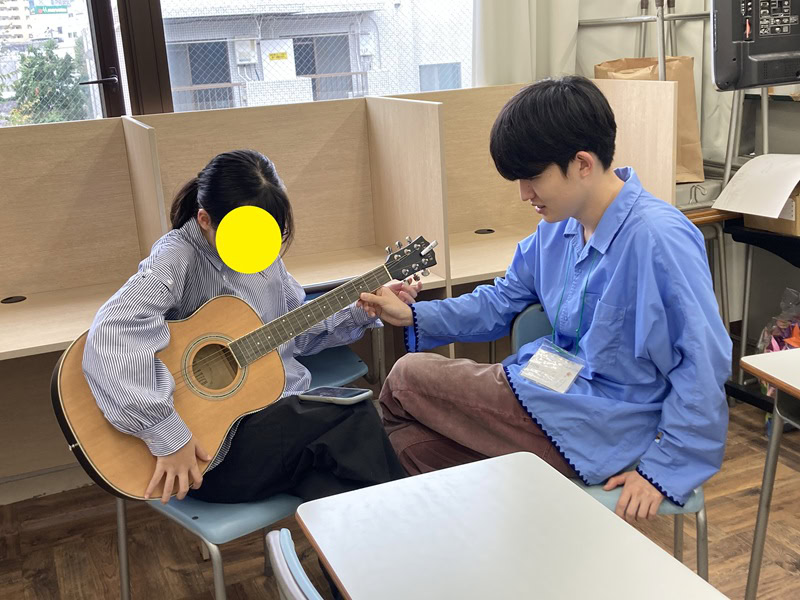 東京にあるフリースクール、クラーク国際中等部東京キャンパスの授業の様子