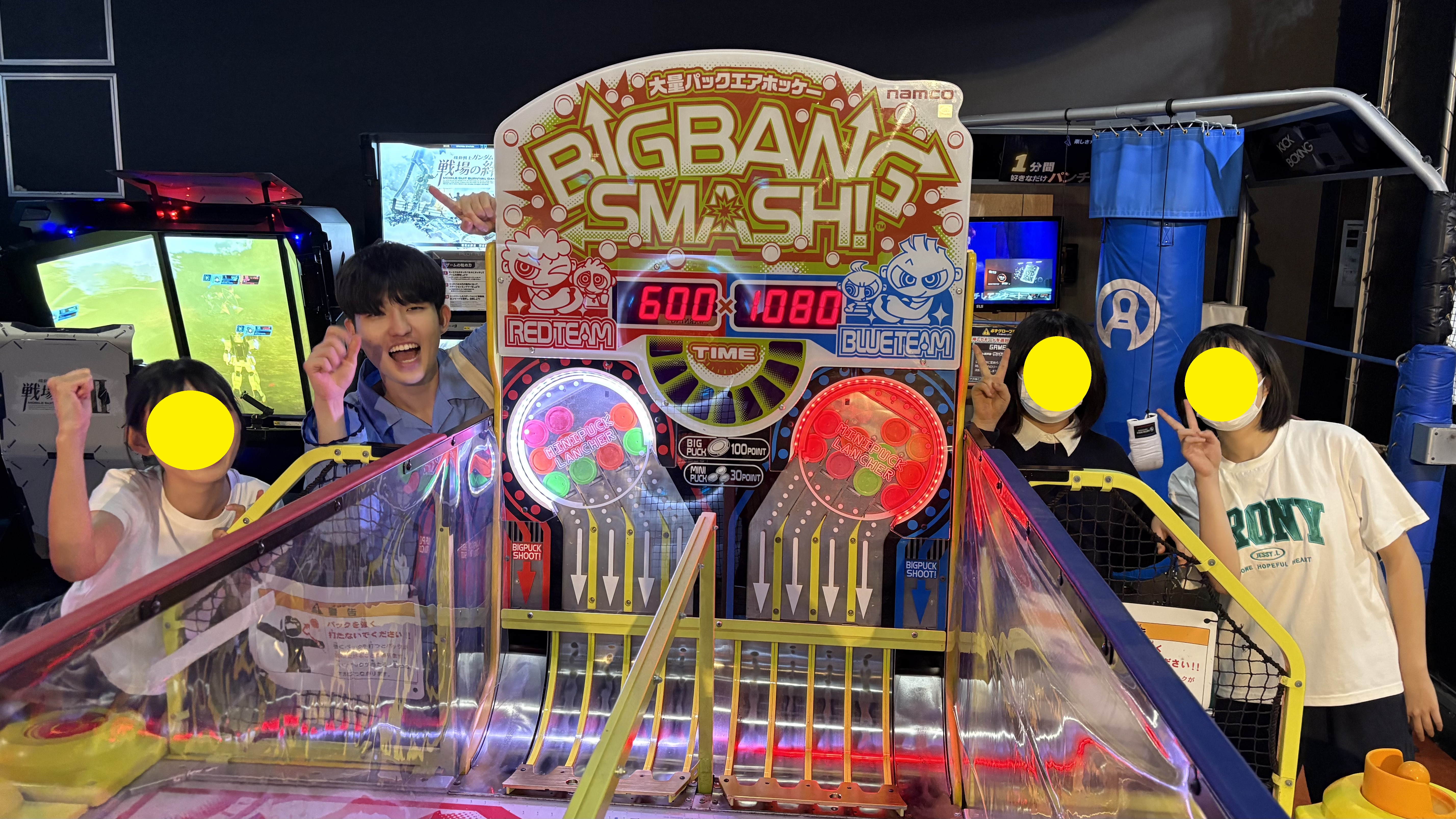 東京にあるフリースクール、クラーク国際中等部東京キャンパスの課外活動スポッチャでの様子