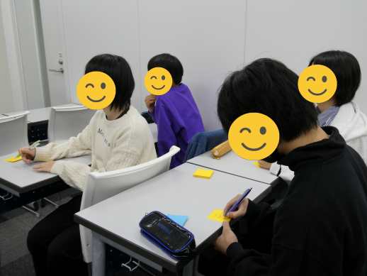 兵庫県にあるフリースクール、クラーク国際中等部芦屋キャンパスのスキルラーニング授業の様子