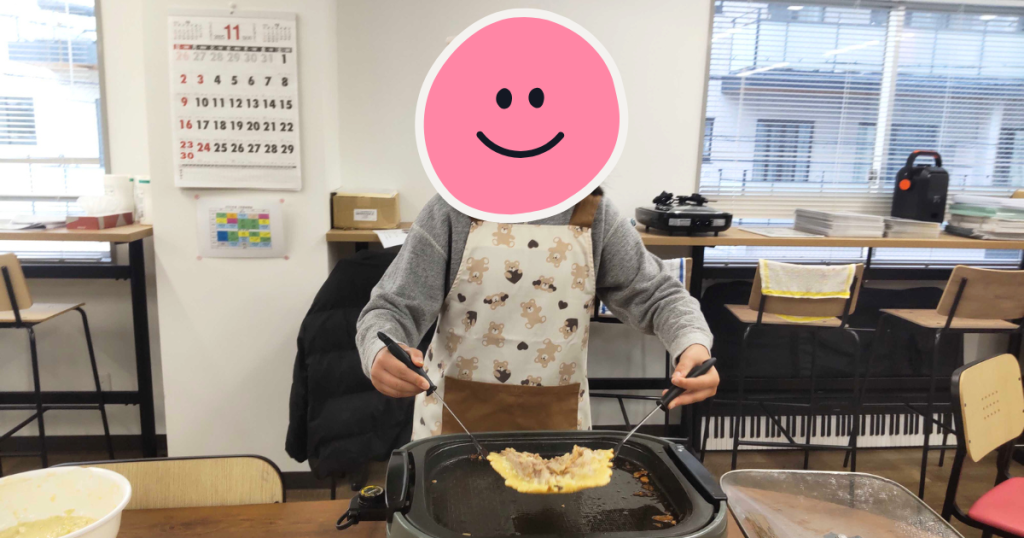 大阪にあるフリースクール、クラーク国際中等部大阪天王寺キャンパス、調理実習、お好み焼き、