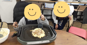 大阪にあるフリースクール、クラーク国際中等部大阪天王寺キャンパス、調理実習、お好み焼き、