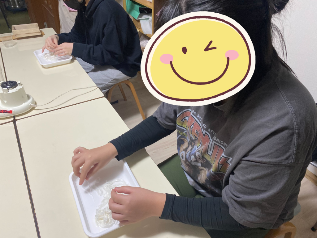 11月課外活動　和紙作りの準備