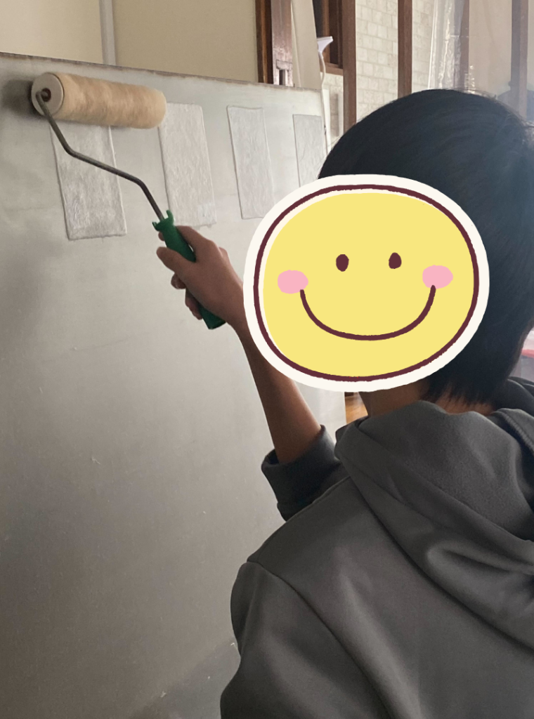 しっかり伸ばして縮まないように作業