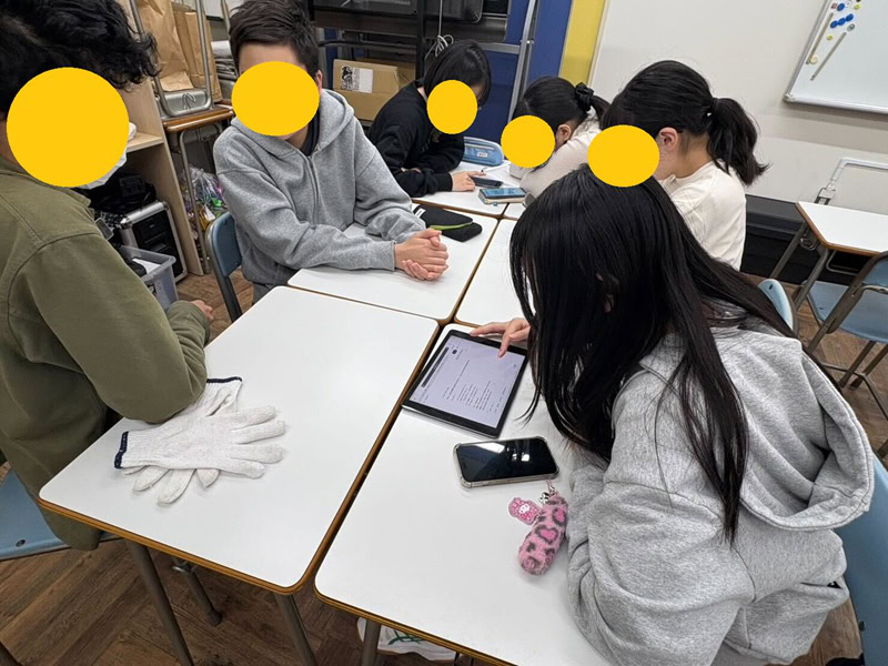 東京にあるフリースクール、クラーク国際中等部東京キャンパスの授業の様子