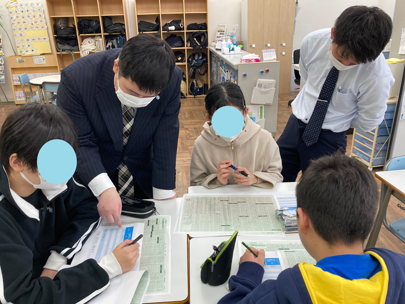 東京にあるフリースクール、クラーク国際中等部東京キャンパスの授業の様子