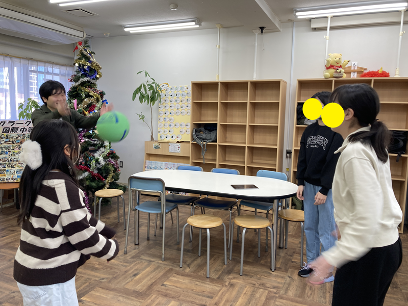 東京にあるフリースクール、クラーク国際中等部東京キャンパスの授業の様子