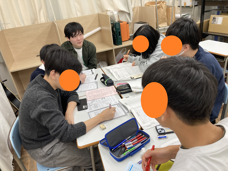 東京にあるフリースクール、クラーク国際中等部東京キャンパスの授業の様子