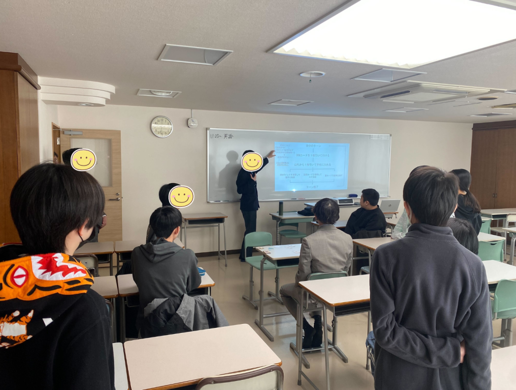 クラーク高校×中等部合同授業　ルール説明中