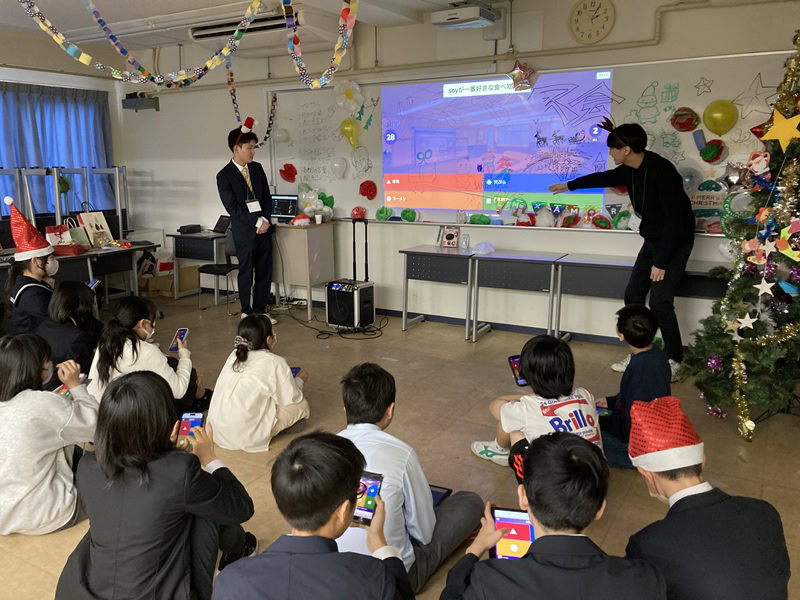 東京にあるフリースクール、クラーク国際中等部東京キャンパスの授業の様子