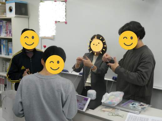 兵庫県にあるフリースクール、クラーク国際中等部芦屋キャンパスのs心理学の授業の様子