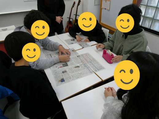 兵庫県にあるフリースクール、クラーク国際中等部芦屋キャンパスの心理学の授業の様子